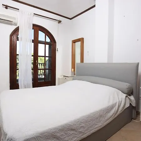 Delta 2 - 2min Walk To Mamalouka,blue Carpet Villa *