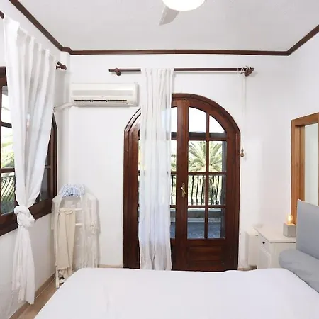 Delta 2 - 2min Walk To Mamalouka,blue Carpet Villa *