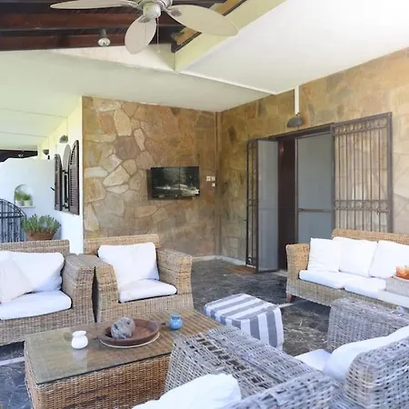 Delta 2 - 2min Walk To Mamalouka,blue Carpet Vila *