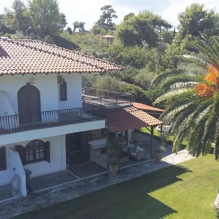 Vila Delta 2 - 2min Walk To Mamalouka,blue Carpet *